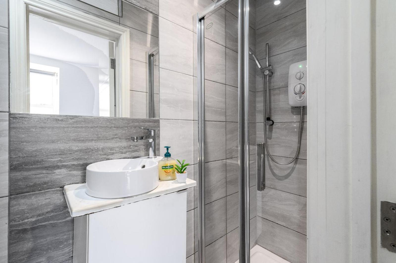 Studio Apartments London With Free Wifi المظهر الخارجي الصورة